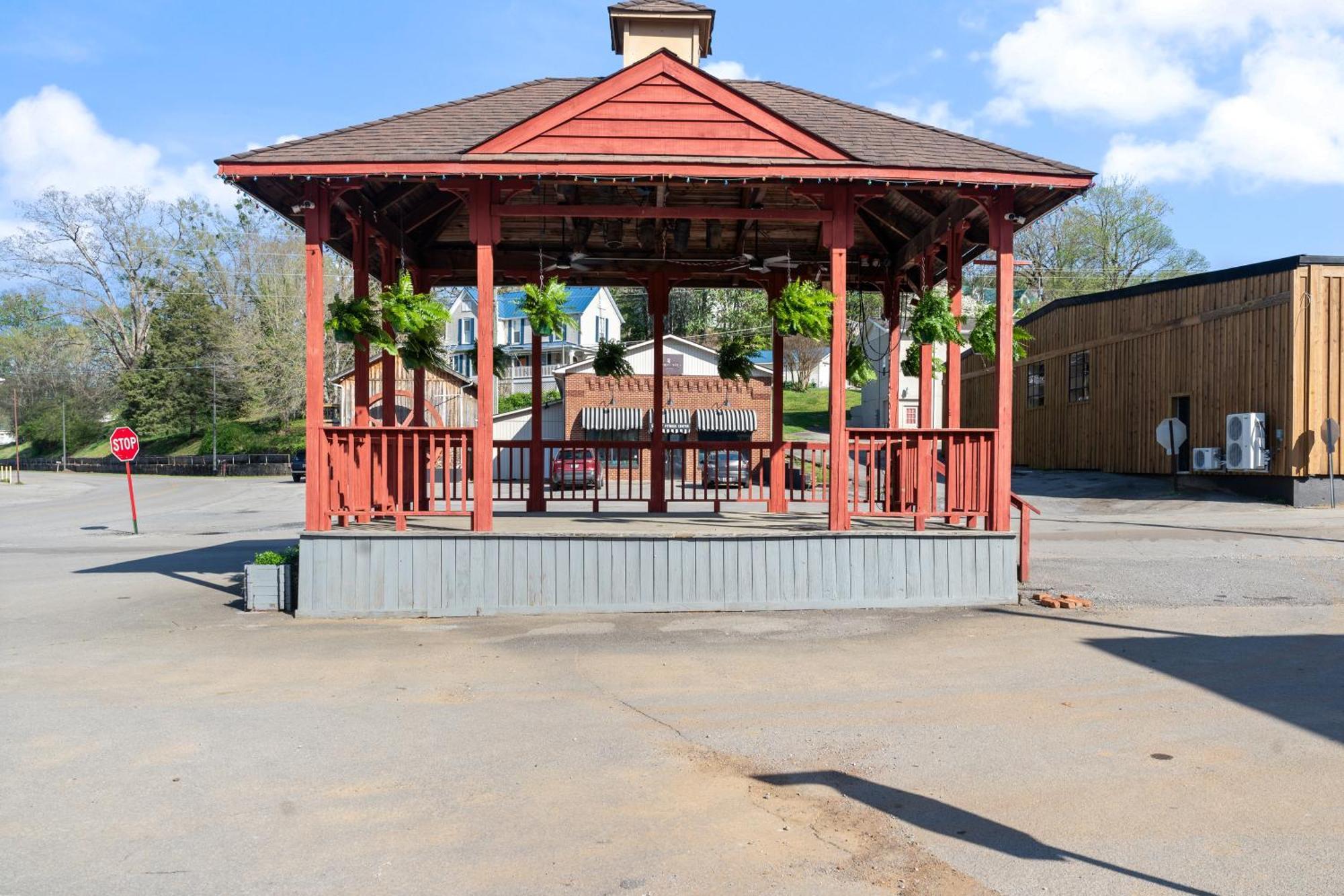 The Tellico Plains Inn And Event Venue Exteriör bild